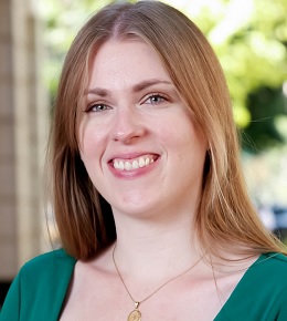 Samantha Oakley Headshot